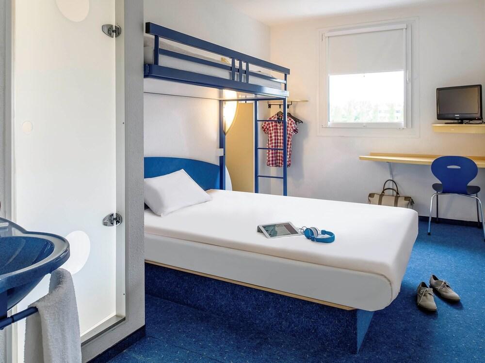 Ibis Budget Rueil Malmaison Екстериор снимка