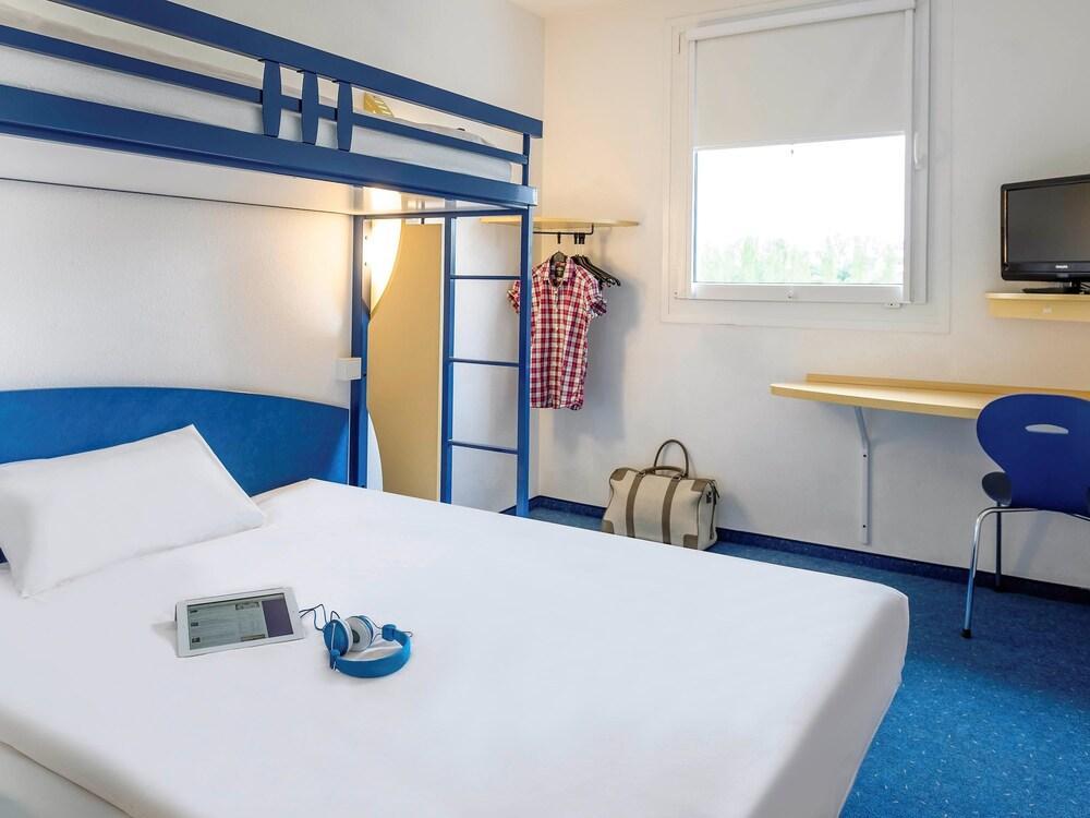 Ibis Budget Rueil Malmaison Екстериор снимка